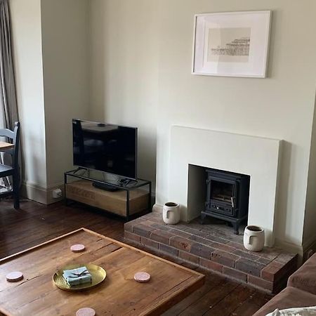 Lovely 4 Bedroom Home, Stones Throw From The Beach Brighton Luaran gambar