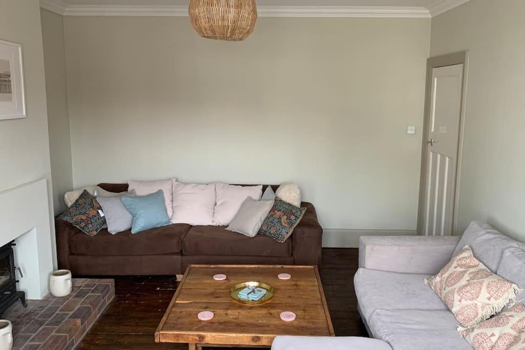 Lovely 4 Bedroom Home, Stones Throw From The Beach Brighton Luaran gambar