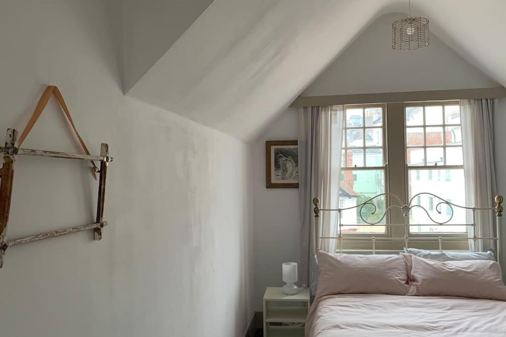Lovely 4 Bedroom Home, Stones Throw From The Beach Brighton Luaran gambar