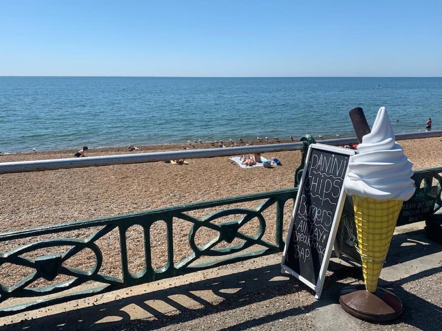 Lovely 4 Bedroom Home, Stones Throw From The Beach Brighton Luaran gambar