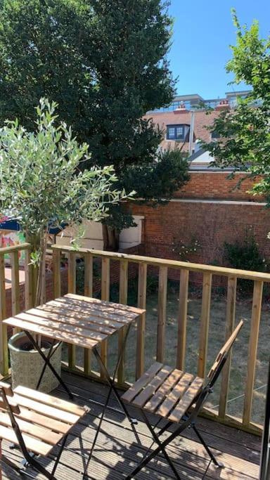 Lovely 4 Bedroom Home, Stones Throw From The Beach Brighton Luaran gambar